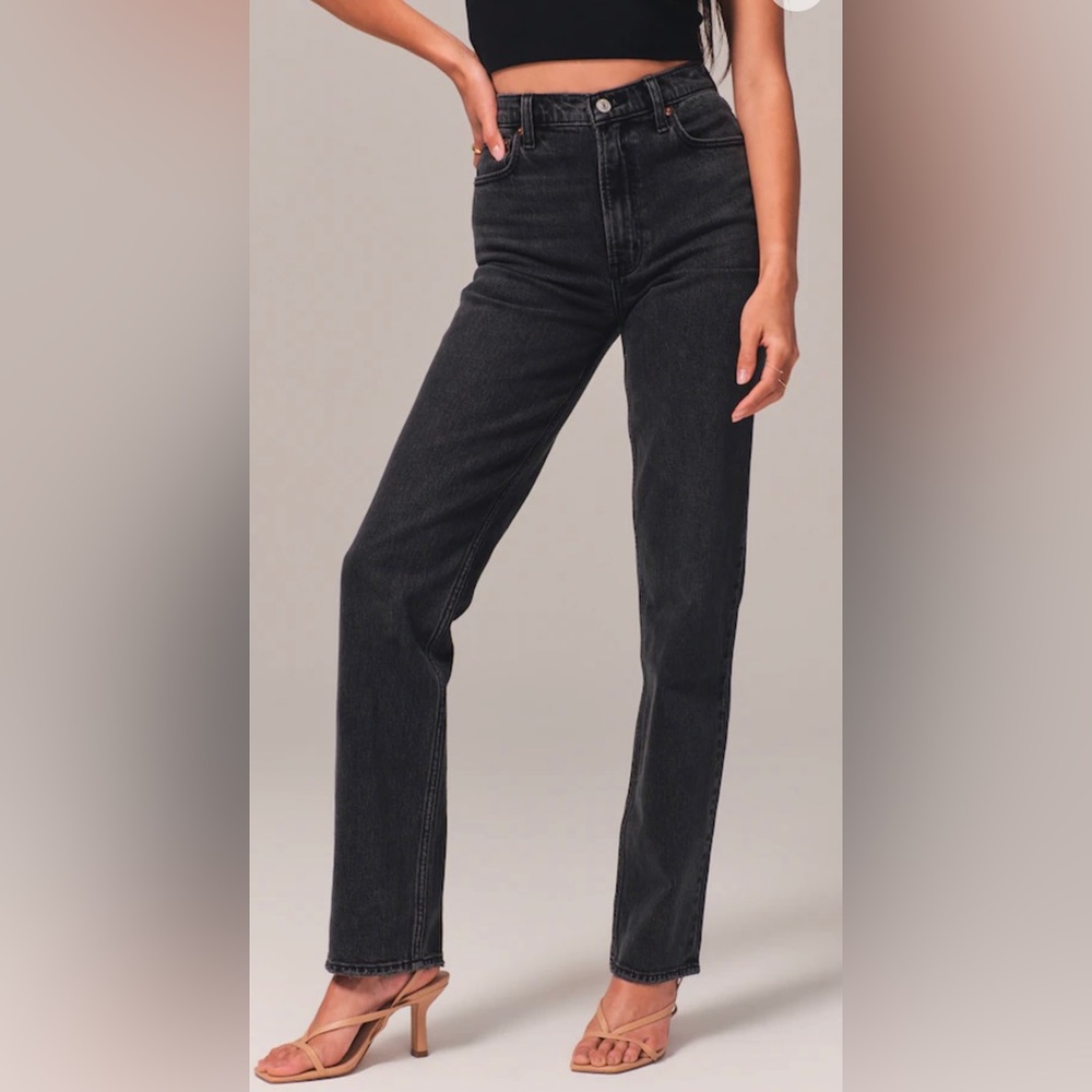 Abercrombie & Fitch The ‘90s Straight Ultra High Rise Black Jeans